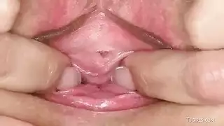 عاهرة شقراء تدعو شريكها القوي لجلسة إباحية