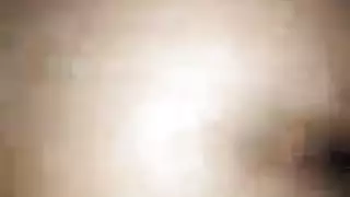 الفحل المسن يخدم أشلي الشابة في جلسة صريحة