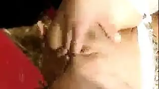 جدران مغطاة بجماع إباحي صريح