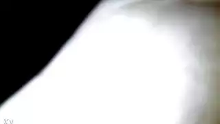 رجل أجنبي أكبر سناً يمارس جنس جماعي مع مراهقات صغيرات