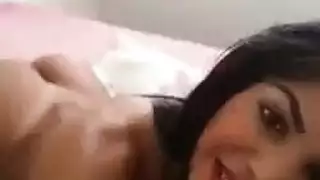 قضيب شاب وثنائي الخادمات يمارسان الجنس مع امرأة ناضجة في مشهد حفلة جنس عنيف