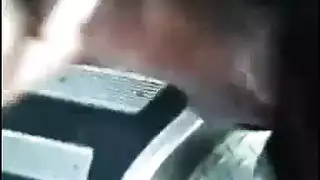 فعل حلقي عميق مع قضيب هائل