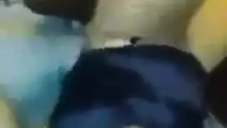 شاب أسود مثير يضاجع ناضجة بعنف بجانب النهر