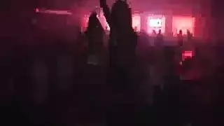 ضعف المتعة: حوريات الإثنين الجميلات في فعل جنسي جماعي