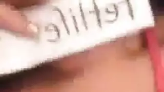 الفتاة ذات اضطراب القراءة مدمنة على الجنس الخشن