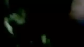راهبة تهيمن عليها عضوة الجد العملاقة