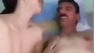 ينكها هي وصحبتها مع بعض
