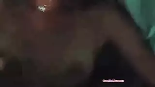 مجموعة من العاهرات تغوص وجهاً في فرو حليق