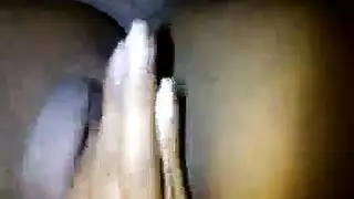 إليزا هي عسل ساخن واحد، حيث يمكن أن تحصل على وظيفة تمسها جيدا