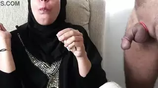 زوجة عربية مثيرة تتوسل لإنهاء داخلي