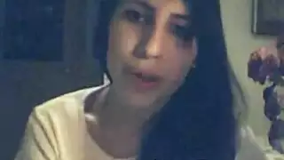 فتاة كاميرا عربية يائسة تمارس الجنس مع نفسها مباشرة