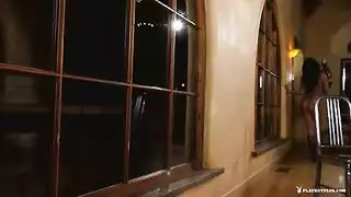 استراحة باربرا المثيرة في الحمام: خيال التحفيز الجنسي