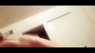 ساميا سوانسون الشقراء النحيفة تمص قضيب حبيبها بعمق حتى يصبح صلبًا كالصخرة