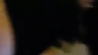 سمراء ناضجة تمارس العادة السرية بلعبها الجديدة