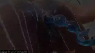 نوبية ساخنة تمص بلعاب ثم تحصل على تثقيب من الخلف في الخارج