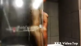 طيز ضخم ورطب