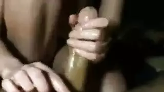 بنت تجلخ لولد حتى يقذف
