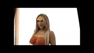إباحي خشن: الفحل الأسود يملأ فتحات سيرينا