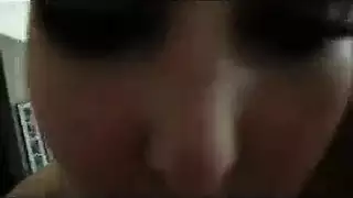 تلميذات مشاغبات في مسابقة لعق فرج مبلل