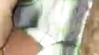 جوقة منقوعة بالنبيذ: شركاء متعددون يمارسون الجنس بعد التذوق