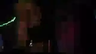 فيديو إباحي في غرفة المعيشة: مراهقة شقراء تتحول إلى وحشية