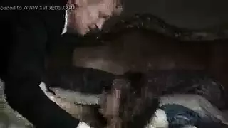 فاتنة قرنية، ليلى يحصل على محشوة مع الديك من خلال مجد الديك صديقها