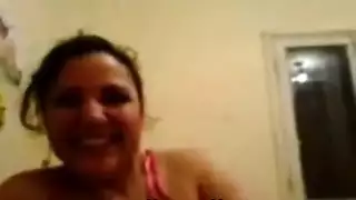 ينيك البيضاء على السرير