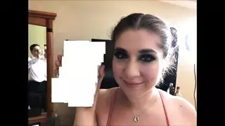 هواة شباب يتمددون بواسطة قضيب محترف كبير