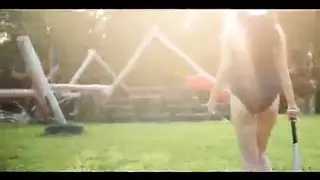 استعراض في المسبح