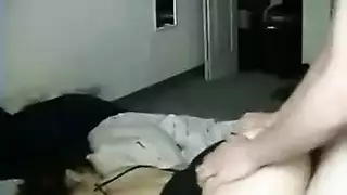 اه يغطصب أخته اليابانية في السرير