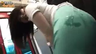 يابانيه يضربون عليها عشرات