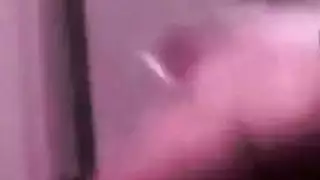 زوجة أم شقراء سخيفة تُضاجع فوق طاولة المطبخ