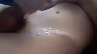 شاذه مع ثدي مغطى يعذب خادمها
