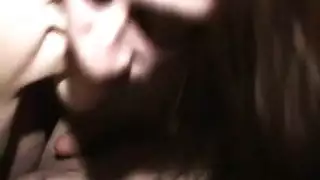 ضعف المتعة: أثداء صغيرة ومؤخرة كبيرة في إباحية عنيفة