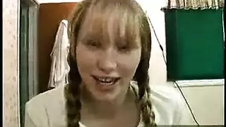 امرأة على علاقة ثلاثيه
