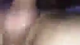 عرض للجلد: نظرة مفصلة على هيئتها العارية الكاملة
