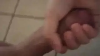 إنها تستفيد استفادة كاملة من هذا الرجل الذي يمارس الجنس معها حتى لا تستطيع ذلك بعد الآن