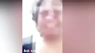 فتاة مصرية مثيرة تخلع ملابسها وتركب بقوة