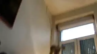 تكسير الخصيتين بخشونة: أنين وتأوهات نجم البورن