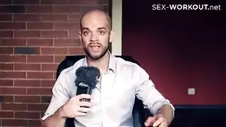 سكس نيك موظفة يابانيا بالباص