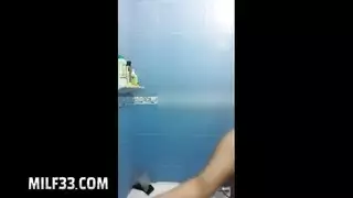 وهي بتصور في التعب