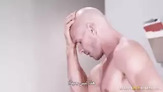 الدكتور يعالج كسي