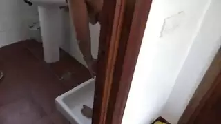 كس المهاجرة التركية المشعر يتلقى طلب تبول صادم من رجل إنجليزي