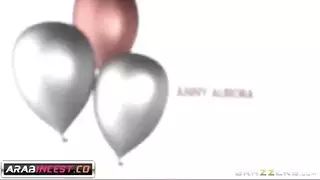 احتفال عيد الميلاد: أول مرة للعذراء تتحول إلى جلسة قذف على الوجه