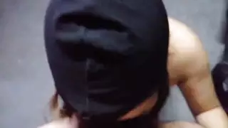 الفتاة الفلبينية تبتلع عدة قذف