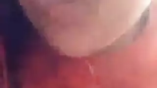 حارقة: متعة ذاتية إبنوسية في مؤخرة شاحنة