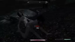 تلعب سيرينا مع كس مذهلة وحلقها العميق، بدلا من مشاهدة ليلة فيلم