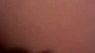 شقراء مراهقة مفلسة تفتح مهبلها مقابل المال