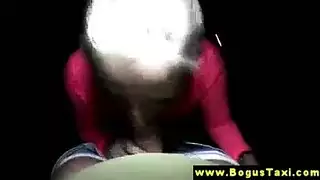 شقراء عاهرة تُقلى بين رجلين وتأخذ كل شيء