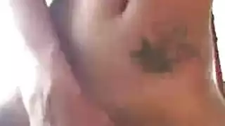 الأبنوس مثليه ناضجة في سولو الديك الكبير